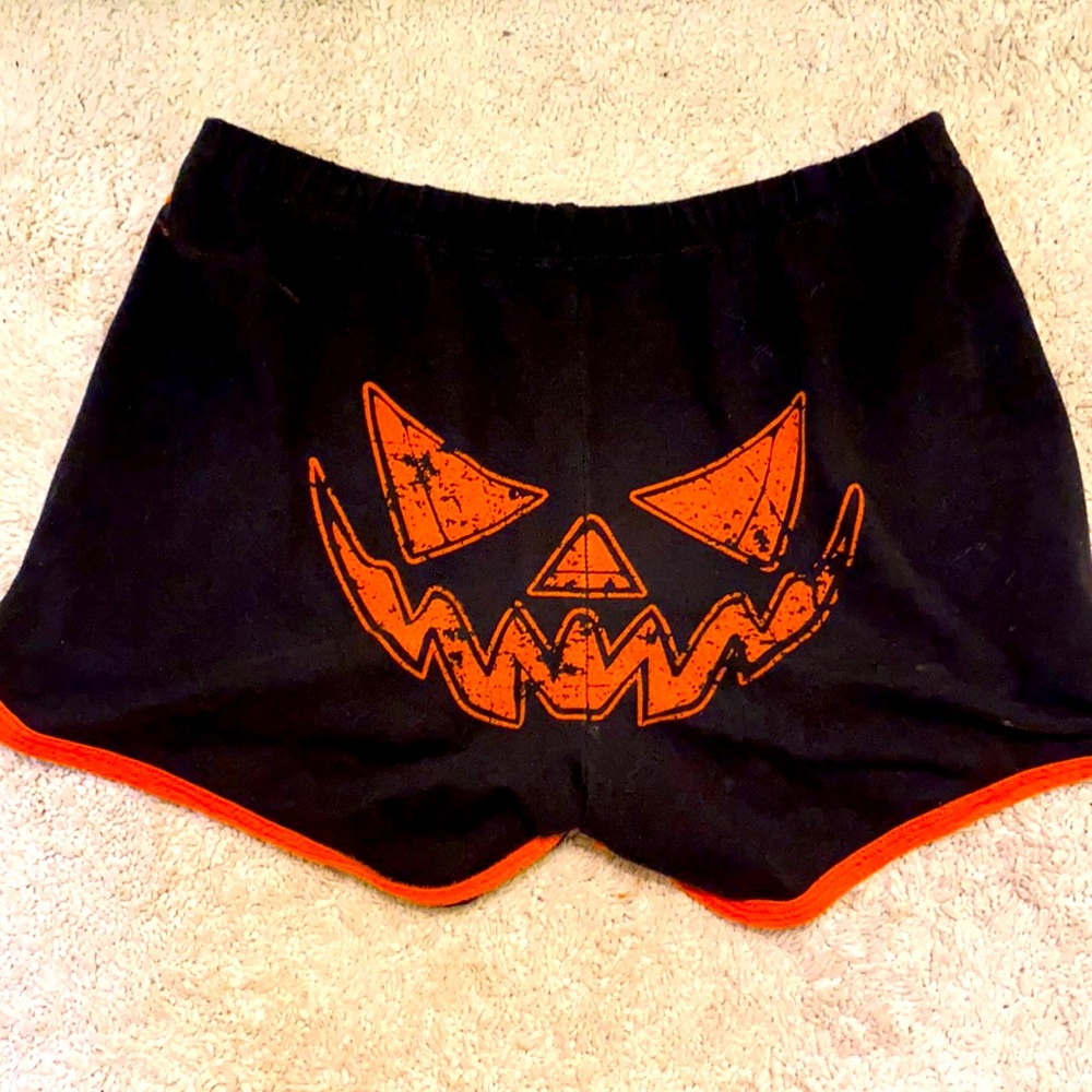Pumpkin shorts